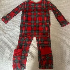 Old navy pyjama set, size 11-12 youth. Tighter fit but super comfy!